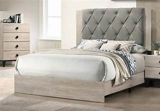 F9561Q Queen Bed