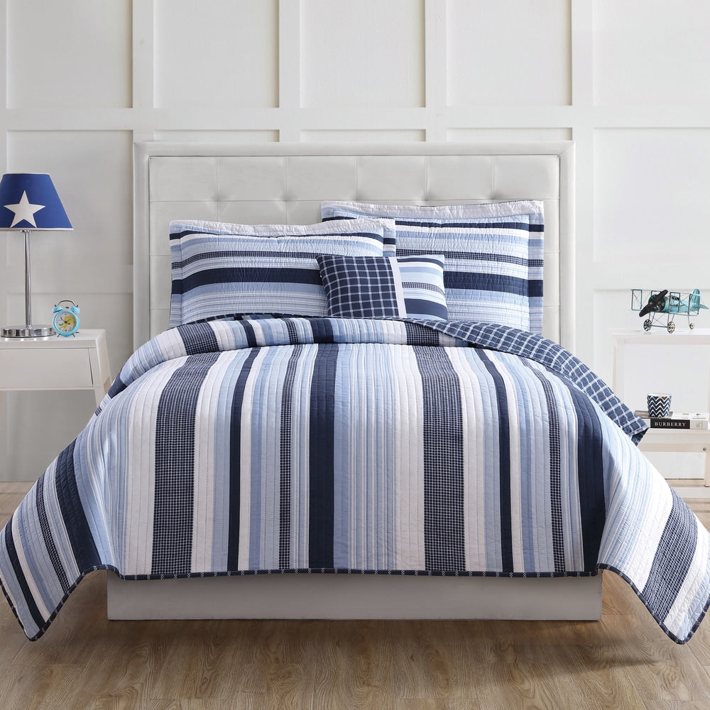 Ensemble de courtepointe 3 pièces My World Mason Stripe avec coussin décoratif en prime